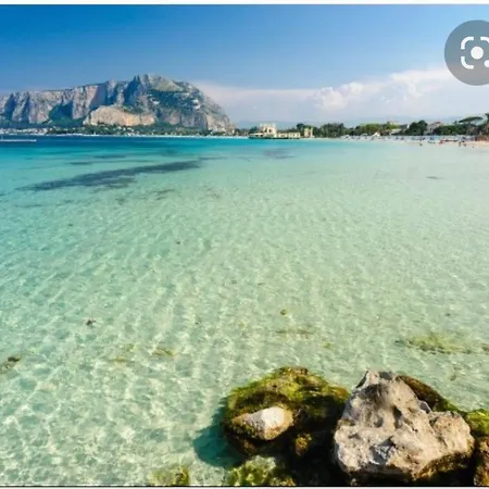 La Casetta Sul Mare Apartment *
